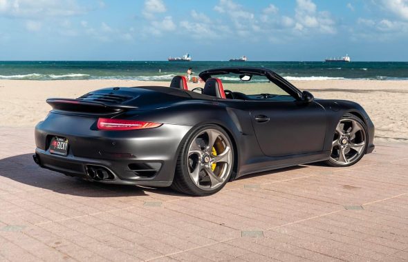 敞篷保时捷911 Turbo S