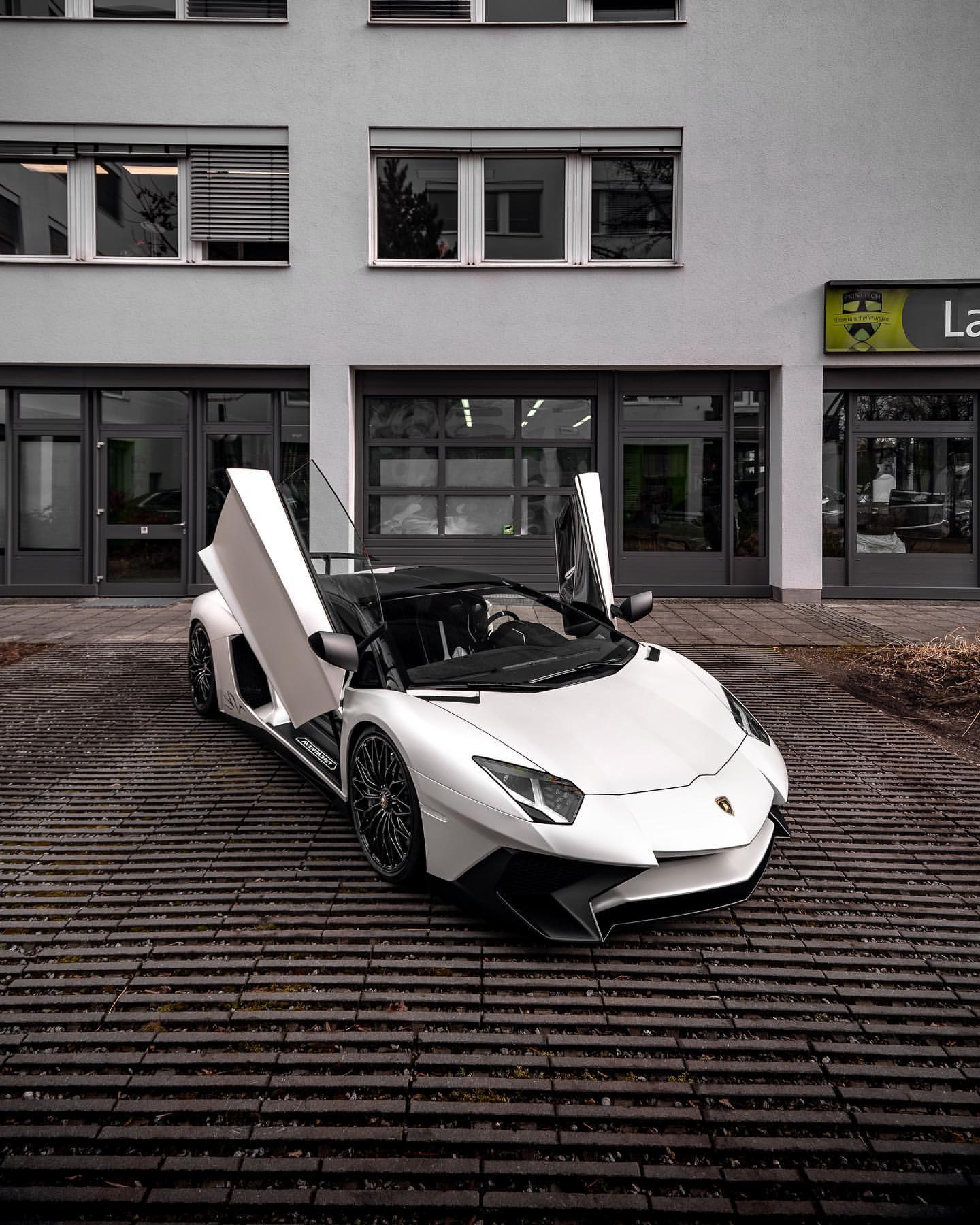 兰博基尼Aventador SV Roadster