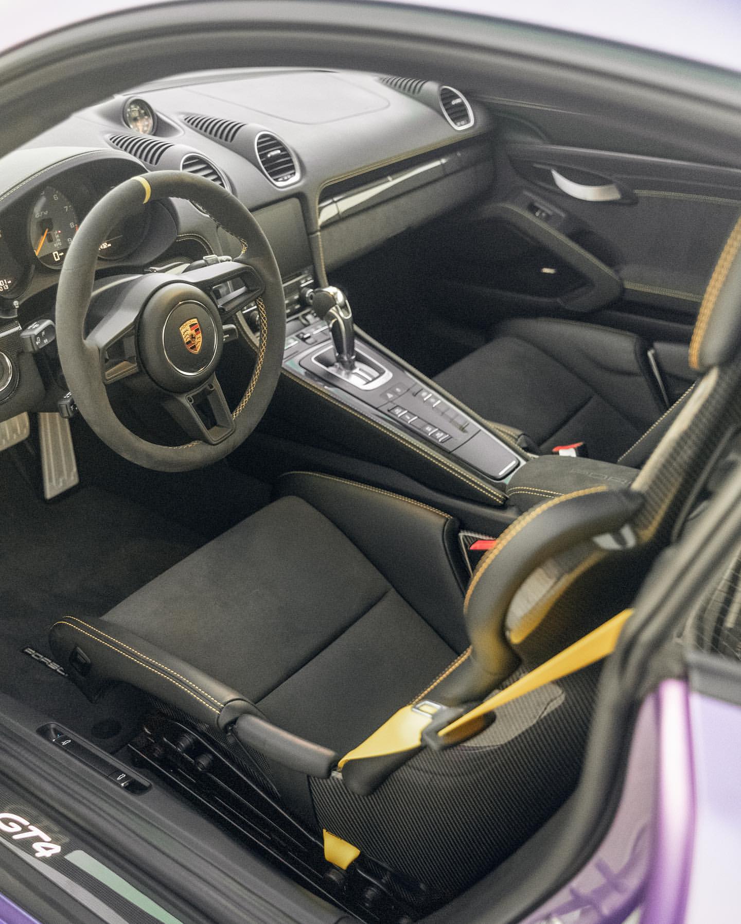 保时捷718 GT4