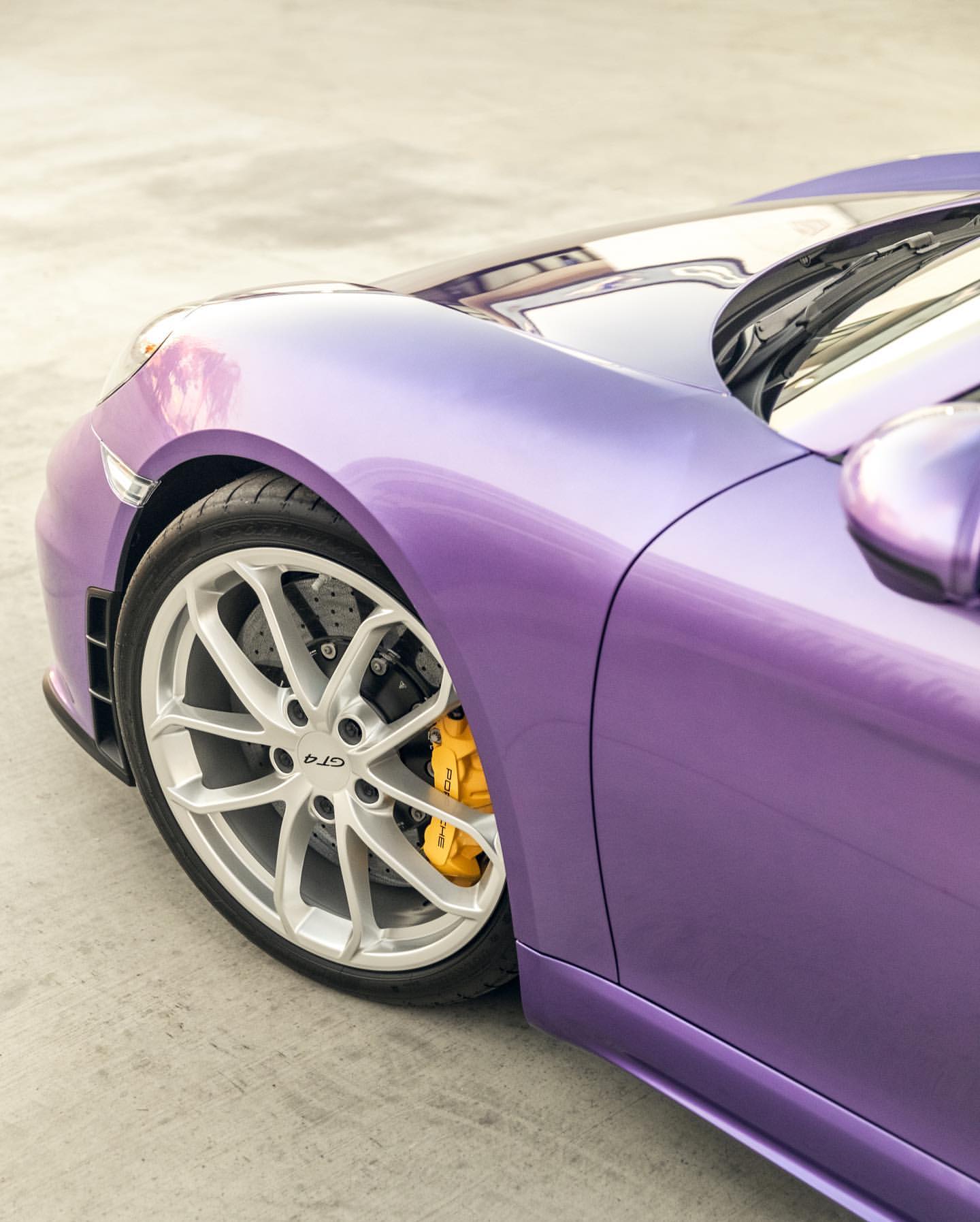 保时捷718 GT4