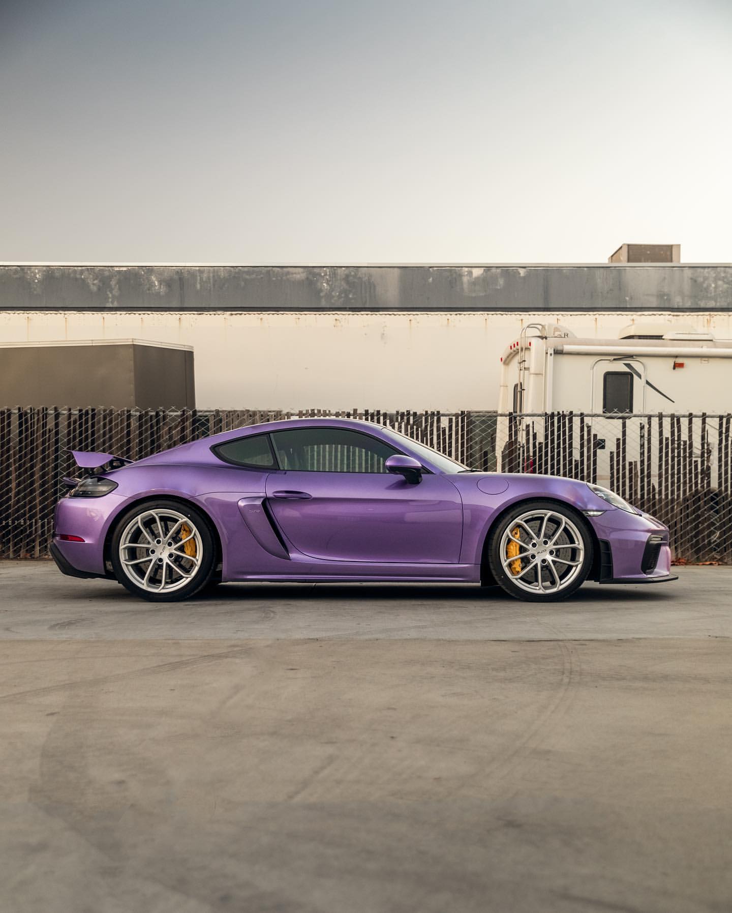 保时捷718 GT4