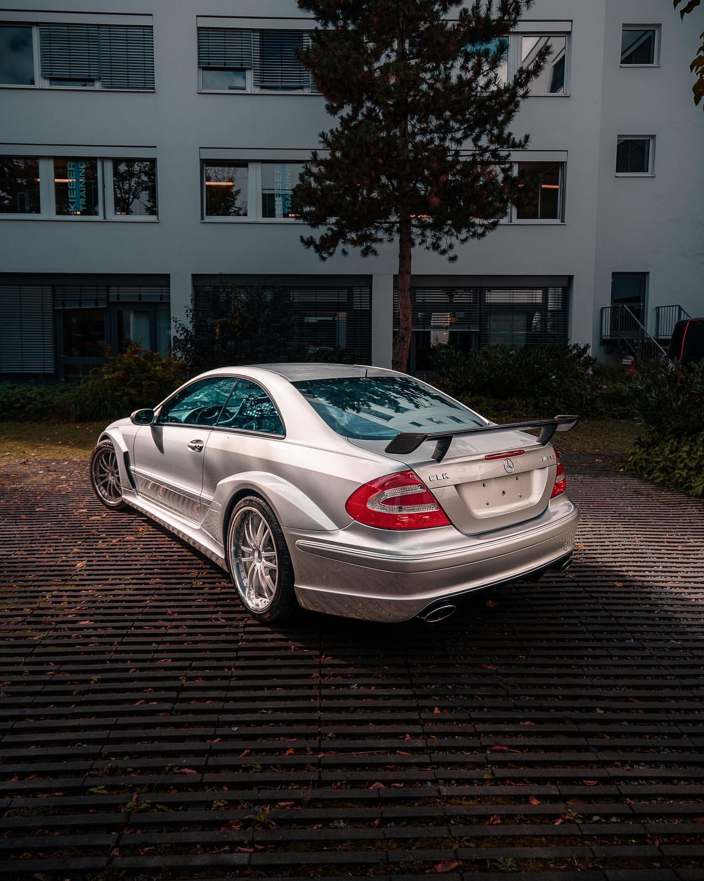 梅赛德斯奔驰CLK DTM AMG