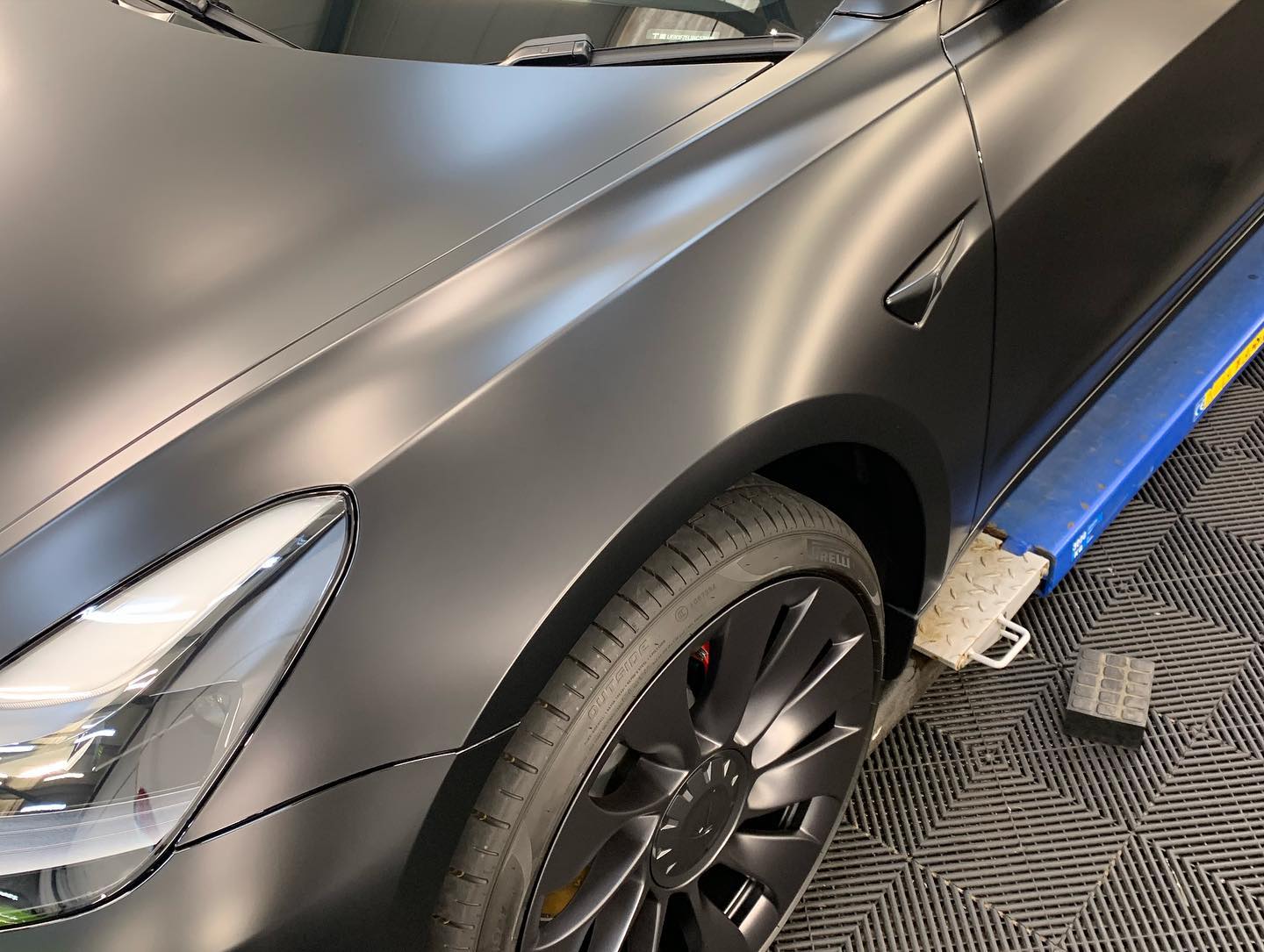 特斯拉MODEL 3