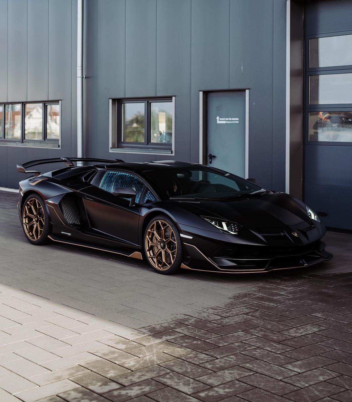 兰博基尼AVENTADOR SVJ