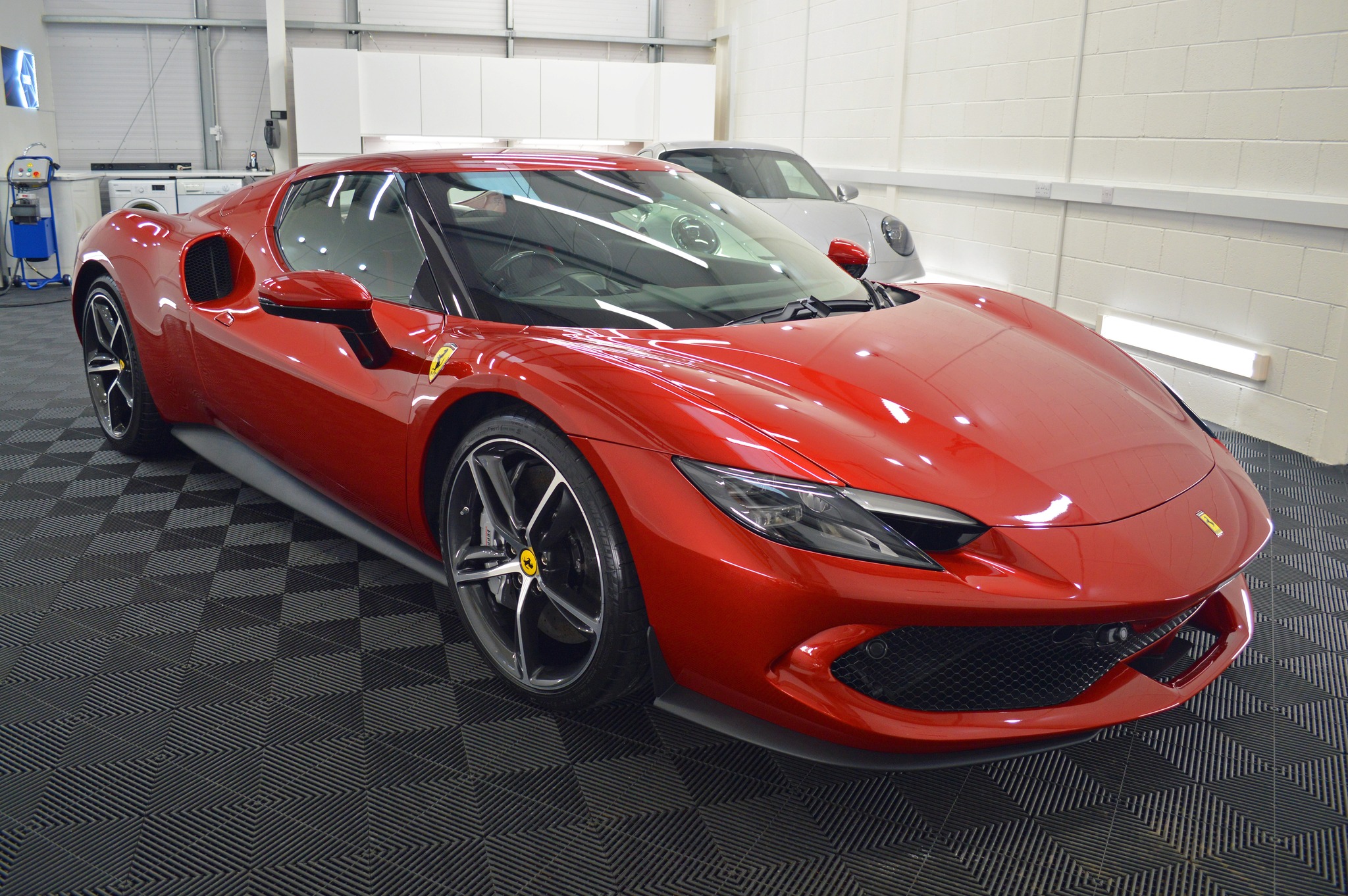 法拉利296 GTB