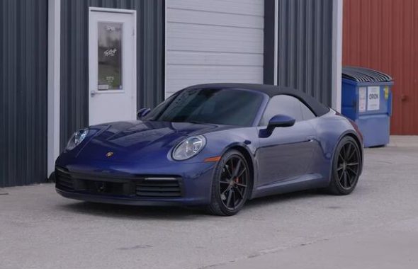 Porsche 911装贴车窗隔热膜