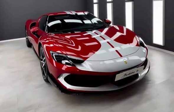 法拉利296 GTB