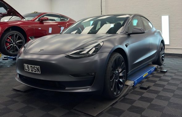 特斯拉高性能版Model 3 Dual Motor装贴XPEL漆面保护膜/隐形车衣