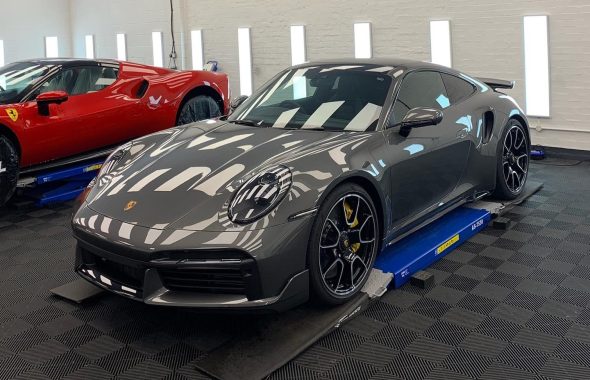 新款保时捷911 Turbo S装贴XPEL漆面保护膜/隐形车衣